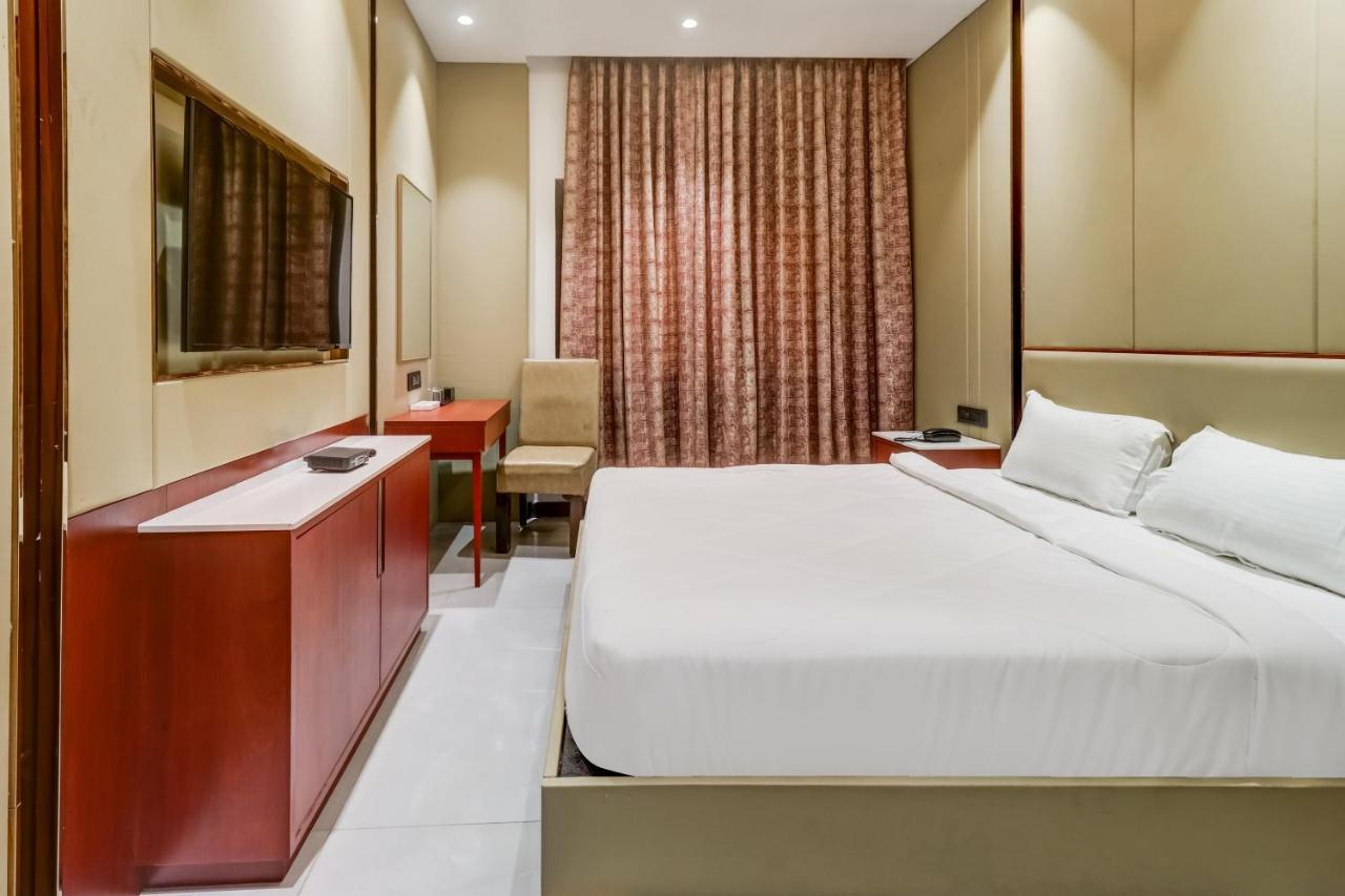 Oyo Townhouse 785 Sree Vinayaka Grand Anantapur Exterior photo